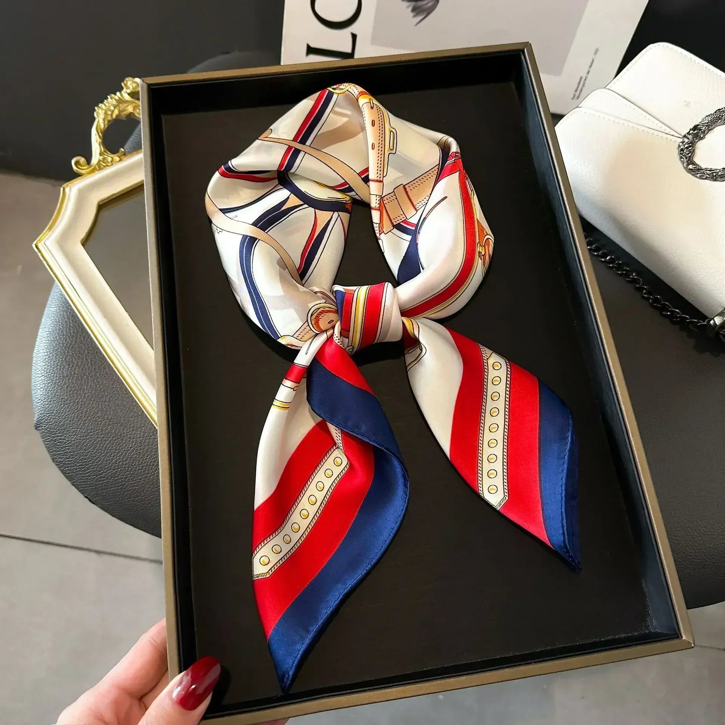 Geschilly silk scarf