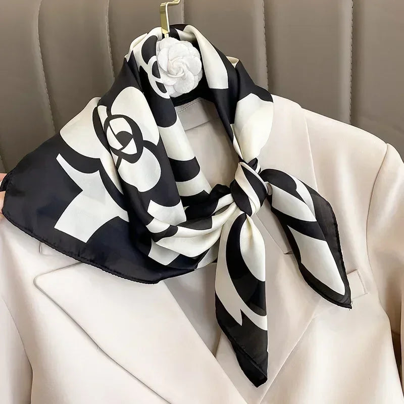 Geschilly silk scarf